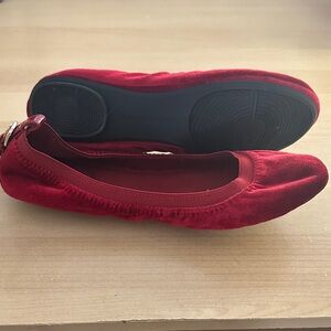Bandolino Red Suede Women's Ballet Flats